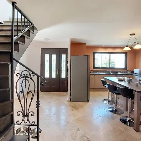 Дом отдыха 3 Bedroom Gorgeous In